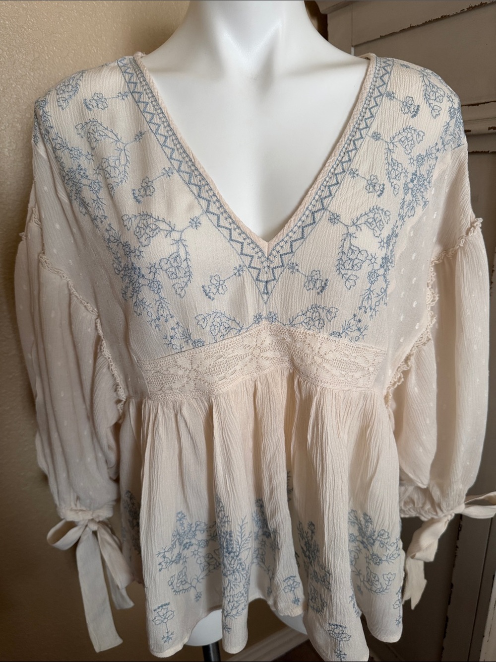 American Eagle Outfitters Cream Tunic with Blue Floral Embroidery